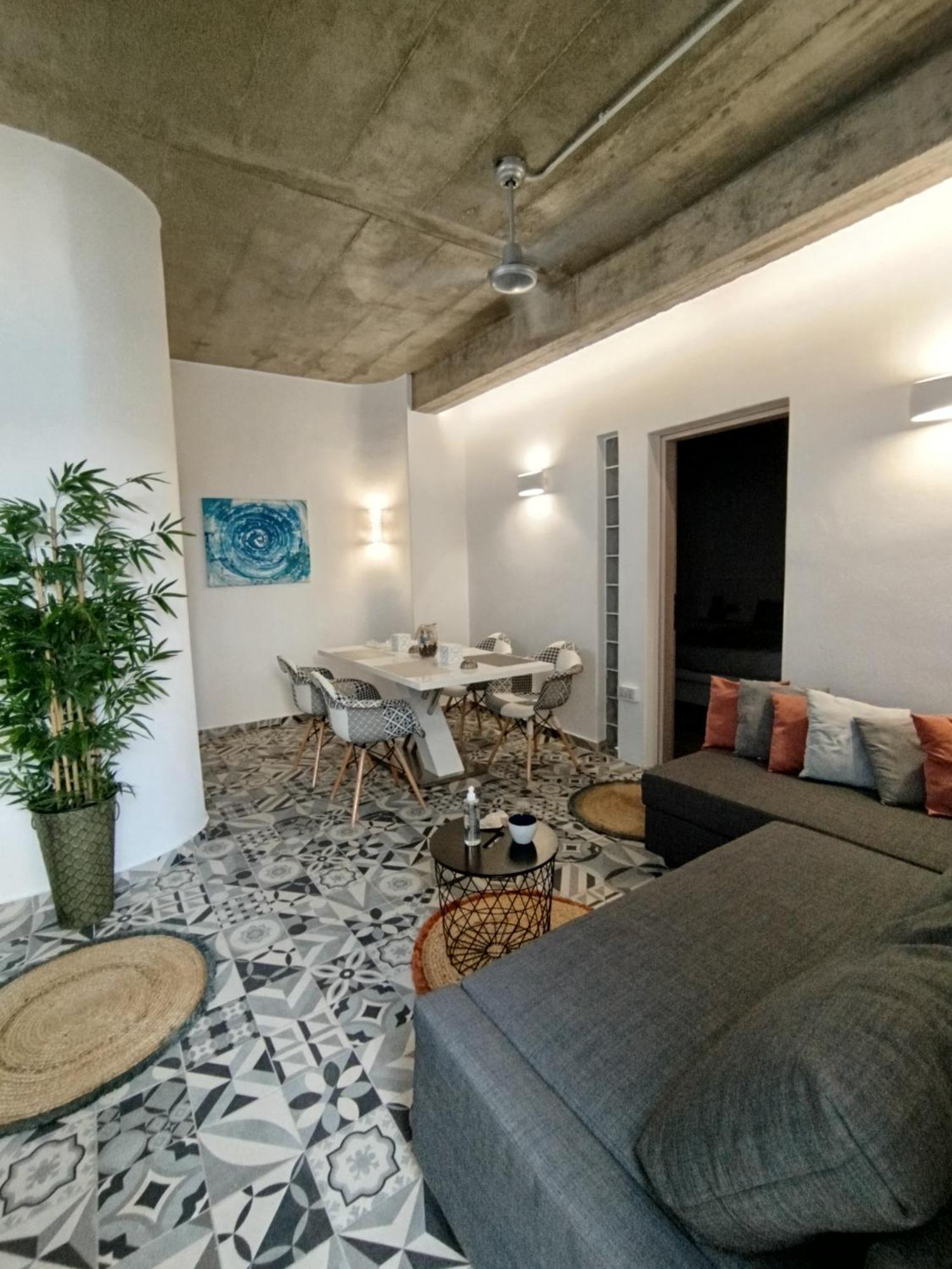 Ab Green Living Santorini Emporio  Eksteriør bilde